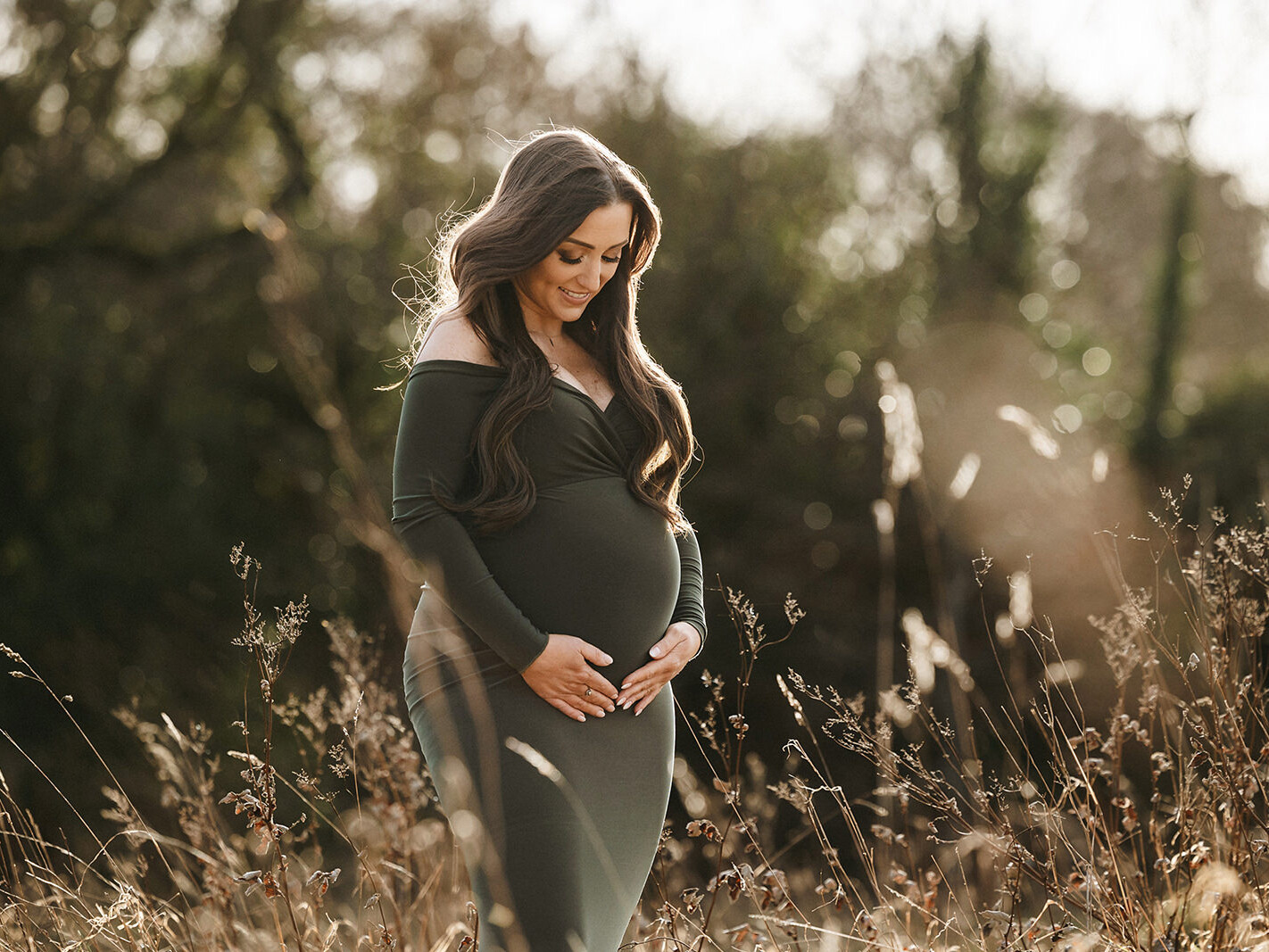MATERNITY SESSION OUTDOORS IN CASTLETOWN, CO. KILDARE